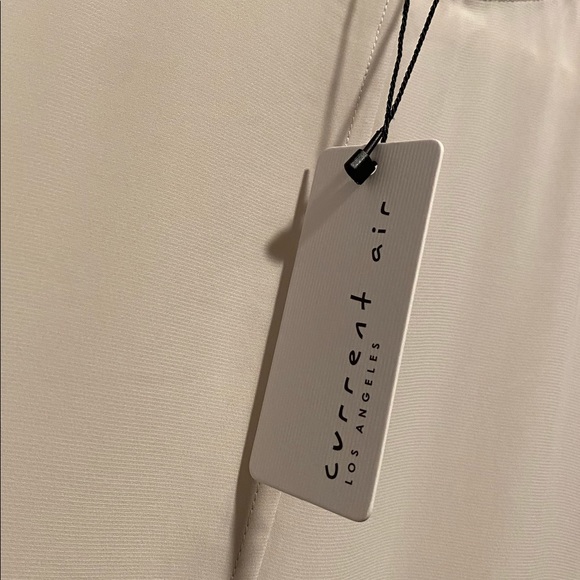 NWT Current Air Los Angeles Top! Light grey - Picture 2 of 2